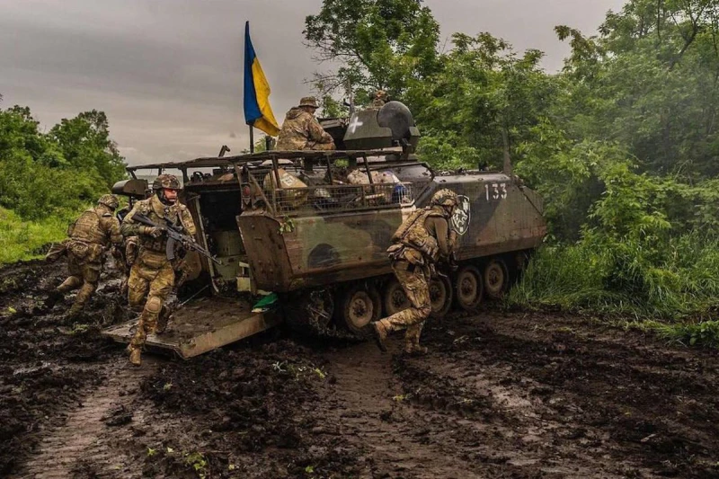 ВСУ са се изтеглили от "значителна част" от позициите си в Семьоновка