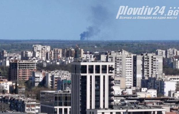 Четири екипа гасят пожар близо до Пловдив