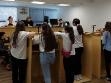 Ученици от ОУ "Йордан Йовков" посетиха Районния съд във Варна
