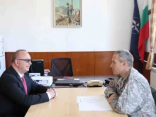 Областният управител на Русе на среща с полковник Петров: Обсъждат как да покажат на младите предимствата на военната служба в армията