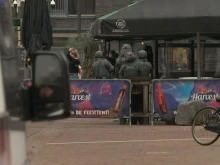 Освободени са трима от заложниците, държани в кафене в Нидерландия