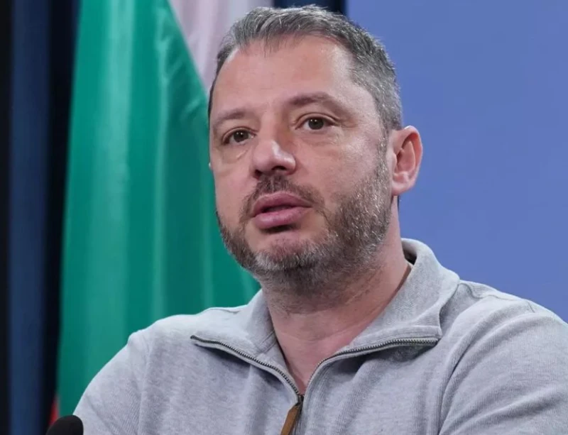 Делян Добрев: Лена Бориславова е единственият мъж в ПП-ДБ