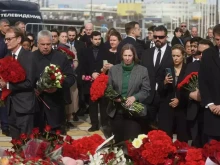 KP: Московският дипломатически корпус отдава почит на загиналите в "Крокус Сити", но няма и следа от Путин
