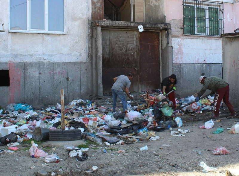 Почистиха извънредно пловдивския квартал "Столипиново"