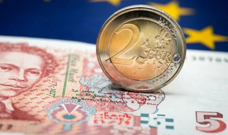 Питат ни чрез анкета: Ще ви обърка ли рестото в евро и лева?