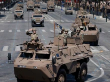 Франция ще достави на Киев стотици бронирани машини и ракети Aster