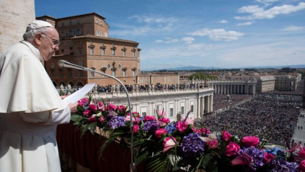 Папа Франциск във Великденското си обръщение към вярващите Urbi et