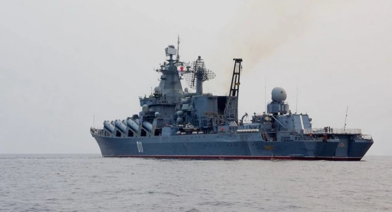 Русия засили корабната си групировка в Средиземно море с ракетния крайцер "Варяг"