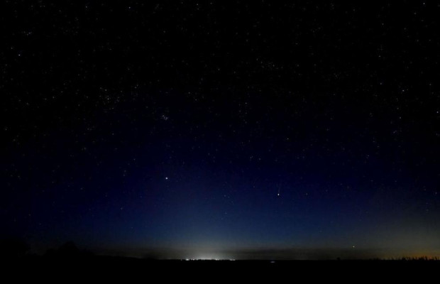 TD Жители на Лудогорието имаха възможност тази нощ да наблюдават рядка небесна гледка  кометата