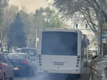 Автобус на градския транспорт обгази улици в Пловдив