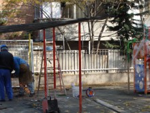 Спират незаконното строителство в парковете