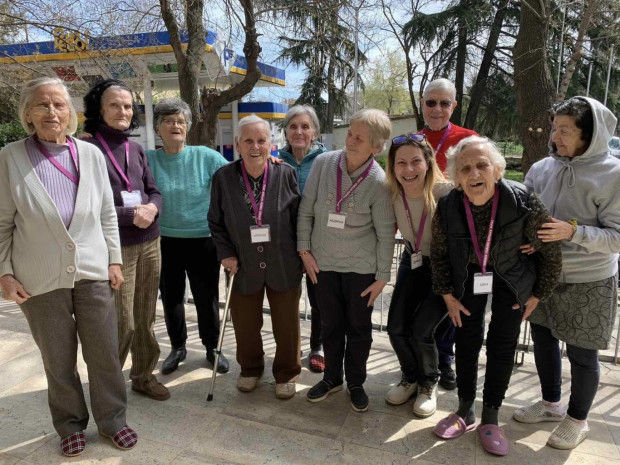 Снимка: В Бургас организират безплатна група за взаимопомощ и подкрепа на близки на хора с деменция