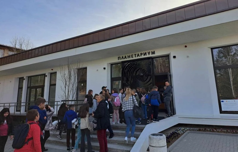 Близо 5000 души са посетили обновения и модернизиран планетариум в Смолян само за месец