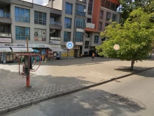 Пловдивчанка: Върху мъж с гипсирана ръка скачаха двама, той ги разхвърли за секунди