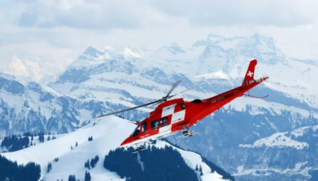 Хеликоптер с туристи се разби в Швейцарските Алпи, трима души са загинали