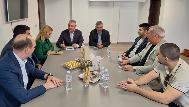 Кметът на район "Източен" с работна среща с ръководството на ПФК Ботев
