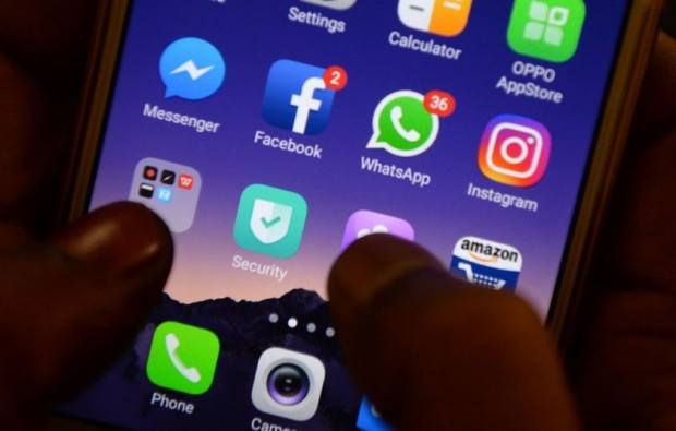 Facebook Instagram и Whatsapp отново се сринаха заради голям проблем