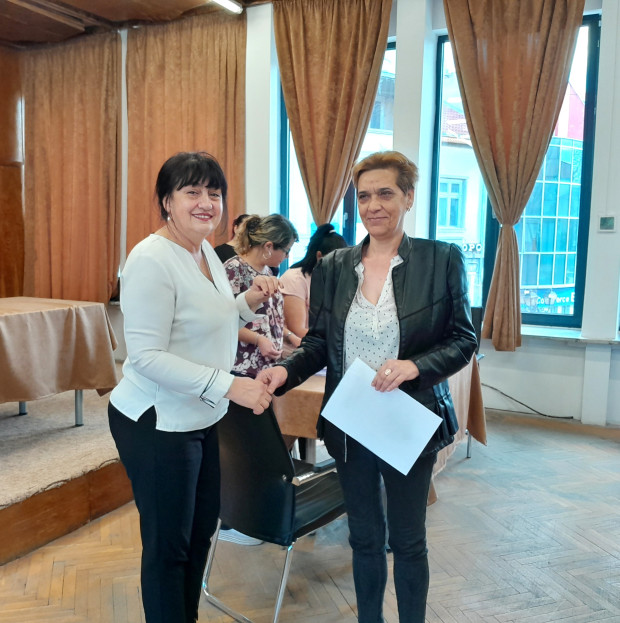 Допълнителни споразумения връчиха на 59 домашни помощници по проект "Грижа в дома в Община Видин"