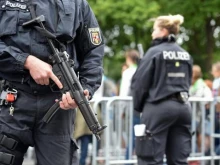 В Германия разследват 400 полицаи за връзки с екстремизма