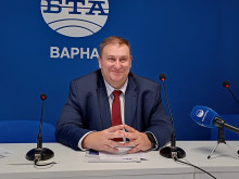 Евродепутатът Емил Радев във Варна: Спекулация е бройката върнати у нас мигранти