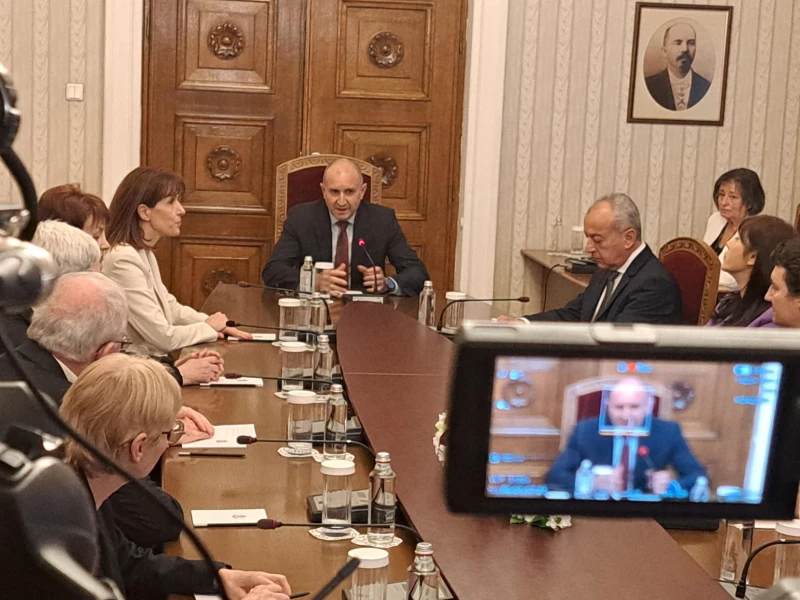 Президентът прие на "Дондуков" 2 представители на ръководството на Централната избирателна комисия за работна среща