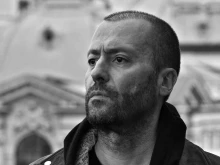 Нойзи: Лежа на единствената метална пейка и студът се просмуква в костите