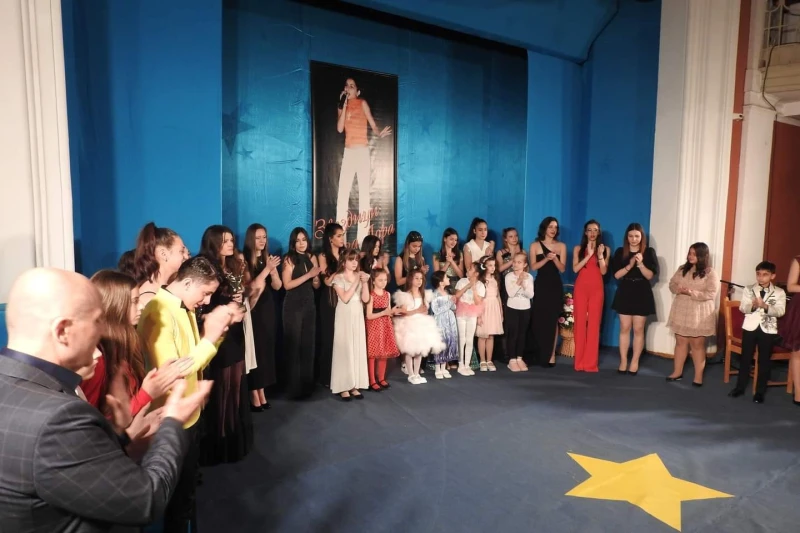 Започва националният музикален конкурс "Звездици за Лора"