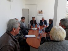 Изслушаха проблемите на хората в Кричим