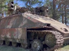 Руски войници изкопаха скандално известна бронирана машина на "Азов" – "Азовец"