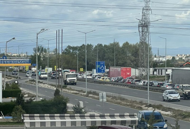 Разсипан товар предизвика задръстване в Пловдив