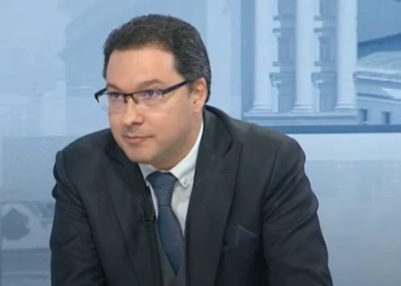 Даниел Митов: Как може вътрешният министър да е наш, като го е поканил Кирил Петков?