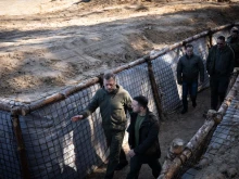 Зеленски инспектира укрепленията в Черниговска област