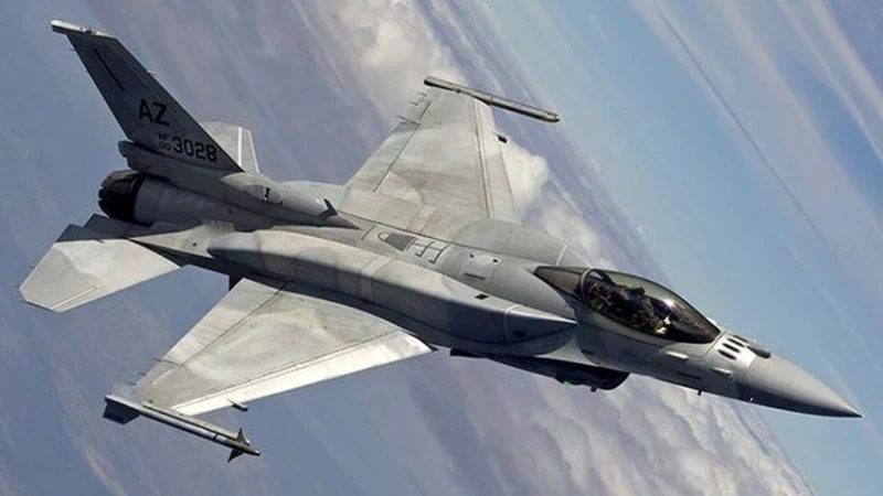 Въпреки забавянето: МО работи интензивно за приемането на първите бойни самолети F-16