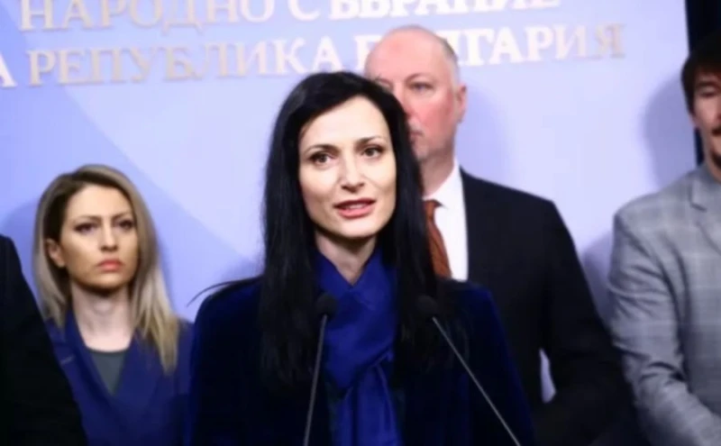 Мария Габриел представя проект на външнополитическа стратегия на България