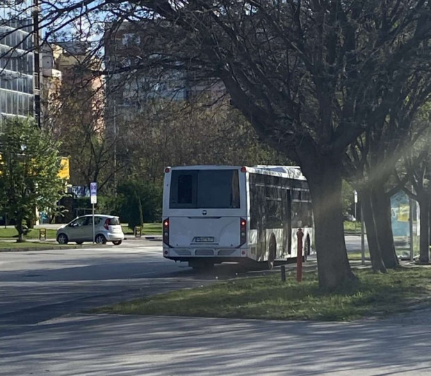 </TD
>Шофьор на автобус от градския транспорт в Пловдив ядоса мъж