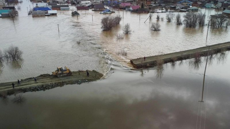 Наводнения в Русия и Казахстан: Нивото на река Урал достигна 8,5 метра и продължава да се покачва
