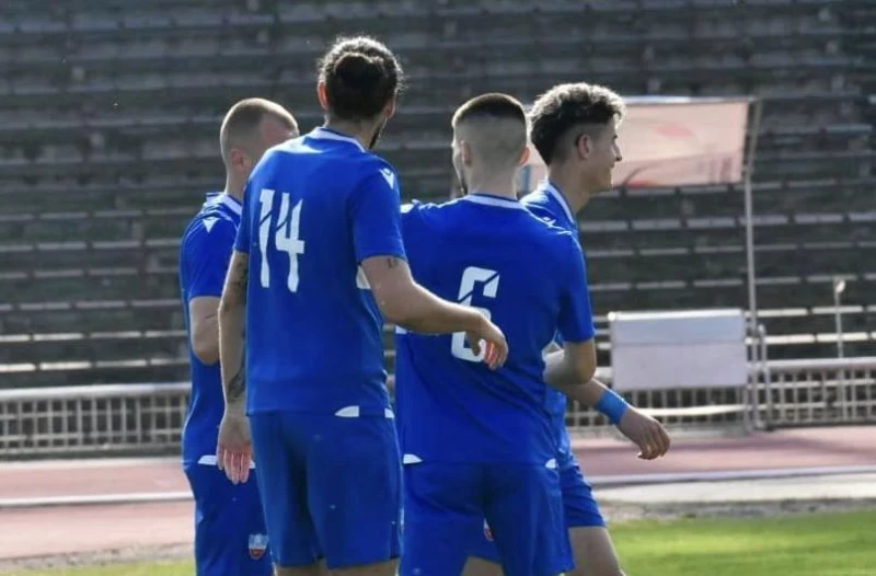Спартак вкара 4 в Марково и остана едноличен лидер