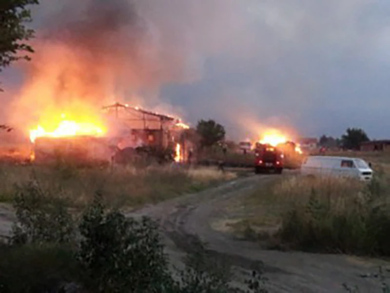 Пожар изпепели багер в Бургас