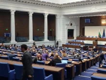 Свикват извънредно заседание на парламента!