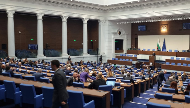 Председателят на Народното събрание Росен Желязков свиква извънредно заседание на