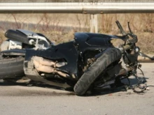 17-годишен моторист без книжка предизвика катастрофа в гърменско село, двама са пострадали