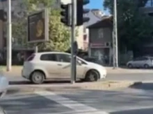 Трети шедьовър за деня, дело на жена шофьор в Пловдив
