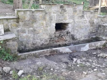 Потече старата селска чешма в ловешкото село Сливек