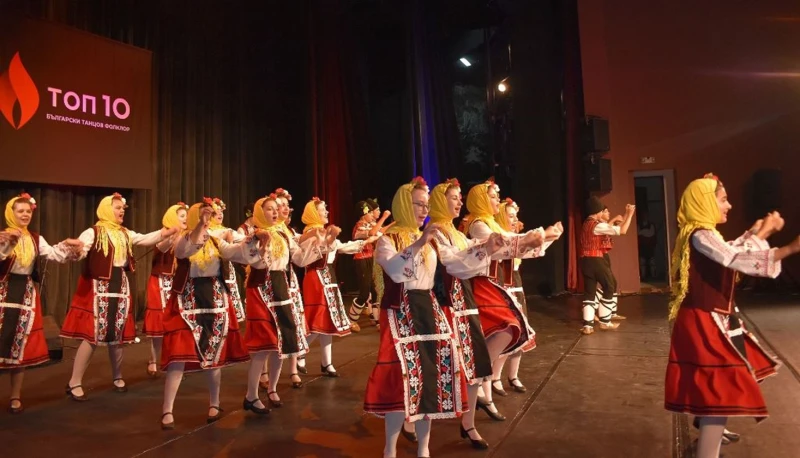 Кметът на Разград Добрин Добрев поздрави участниците в конкурса "ТОП 10 Български танцов фолклор"