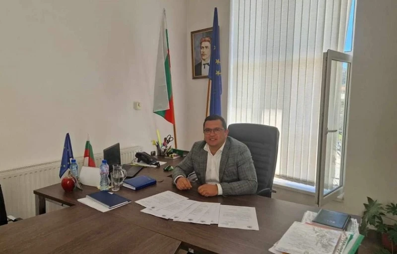 Кметът на Девин Здравко Иванов подписа споразумения с МРРБ за над 10 млн. лв.