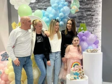 Дъщерите на Емо Чолаков обожават втората си майка