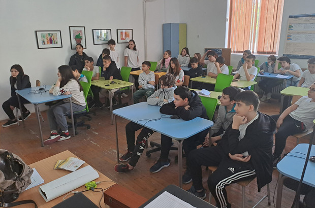Шестокласници от Варна учиха за рисковете от капана на наркотиците