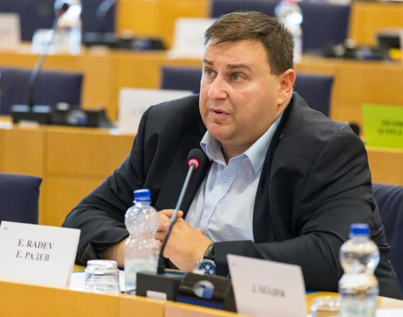 Български евродепутат призова за по-стриктно прилагане на мерки срещу злоупотреби с изкуствен интелект