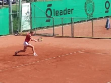Трима българи продължават на четвъртфинал на силен международен тенис турнир в Пловдив