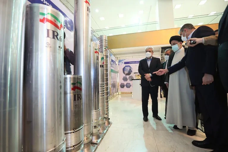 WP: Иран разполага с достатъчно запаси от обогатен уран за три атомни бомби